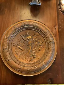 Fabulosa placa de bronce con doncella y querubines musical antigua - Imagen 1 de 7