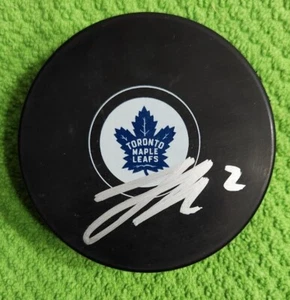 LUKE SCHENN Signed Autographed Toronto Maple Leafs Logo Puck - Picture 1 of 1