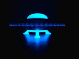 Alien Spacecraft fliegende Untertasse Area 51 leuchtet im Dunkeln blau - Bild 1 von 5