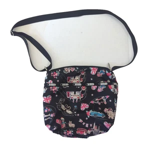 Le Sportsac Disney It's A Small World Bag United Kingdom Flag Heart Black Bag - Picture 1 of 6