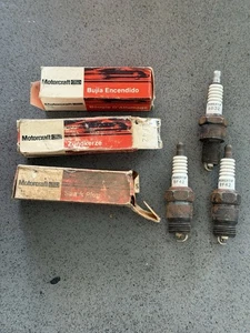 Genuine 1966 Motorcraft Ford Powertip Spark Plugs AG32 x1 BF42 X2 NOS IOB - Picture 1 of 9