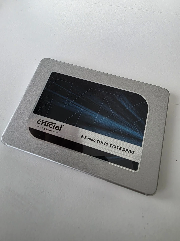 Crucial MX500 500 Go, 2,5", SATA III SSD Interne (CT500MX500SSD1) - Photo 1/2
