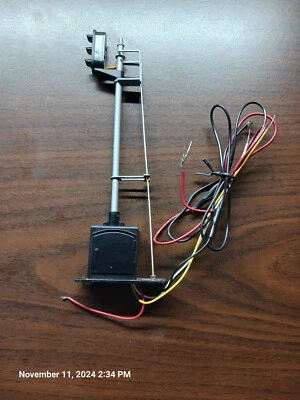 DZ-1050 3-Color Trackside Signal - O scale - Image 1 of 2