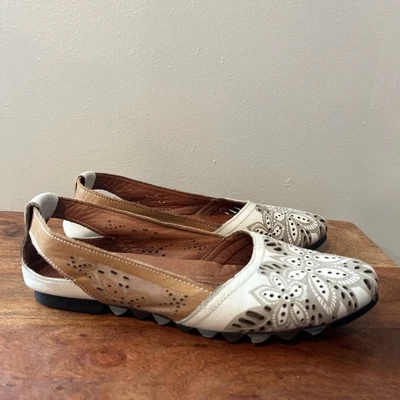 Women’s Spring Step Slip On Sandal Size 37 Leather Cream Brown Flowers - Image 1 of 4