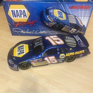 2005 MICHAEL WALTRIP #15 NAPA 1:24 Monte Carlo Diecast Car 1 of 624 - Picture 1 of 7