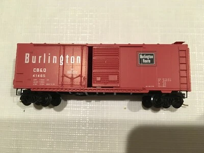 Micro Trains 22100 N-Scale 40ft Steel Boxcar, Burlington Route CB&Q 41465 - Image 1 of 2