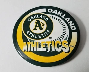 OAKLAND ATHLETICS SQUADRA DI BASEBALL 2 1/2" SPILLA - Foto 1 di 3