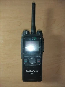 Hytera PD752i UHF 400-470mhz DMR AND ANALOG PORTABLE RADIO - Picture 1 of 4