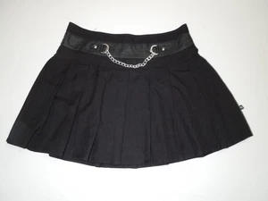 ROYAL BONES BLACK PLEATED SKIRT W/ CHAIN 2XL(?) NO SIZE  GOTHIC,PUNK,EMO,Y2K - Picture 1 of 6