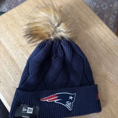 New England Patriots Cable Gorro Sombrero New Era Mujer OSFA Nuevo Azul Pom Foto 1 de 4