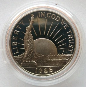 1986-S PROOF STATUE OF LIBERTY COMMEMORATIVE HALF DOLLAR IN PROTECTIVE CAPSULE - Picture 1 of 4