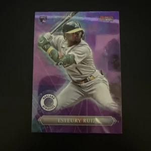 2023 Bowman's Best Astral Projections Esteury Ruiz Rookie rifrattore RC #AP-20 - Foto 1 di 2