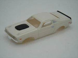 JOHNNY LIGHTNING #807 WHT/BLK '70 DODGE CHALLENGER SHELL ~ NOS PASST AURORA TJET - Bild 1 von 7
