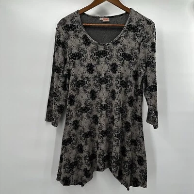 Camiseta Tianello Top Túnica Feminina Média Preta Arte Assimétrica para Usar Lagenlook - Imagem 1 de 4