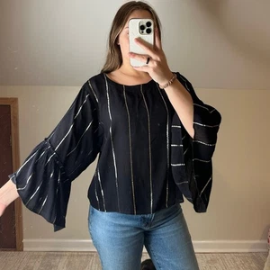 Libby Edelman: Bluse mit ausgestellten Ärmeln schwarz-metallic gestreift - Bild 1 von 8