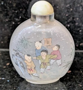 Vintage chinesische umgekehrte bemalte Schnupftabakflasche - spielende Kinder - Bild 1 von 22