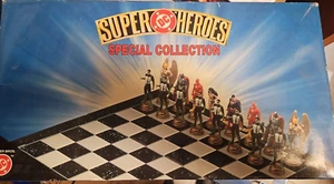 DC Superheroes Chess Set & Special Collection da collezione privata occasione - Picture 1 of 3