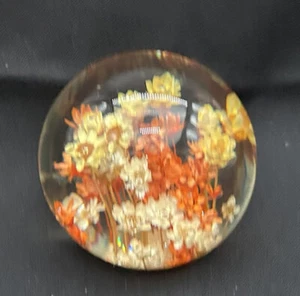 Daisyglas Company Hand-crafted Lucite&flower Paper Weight - Picture 1 of 4