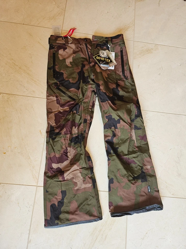 Pantalones de Snowboard Volcom Para Hombres L GORE-TEX CAMO Pequeños S $260 NUEVOS CON ETIQUETAS NUEVOS Foto 1 de 4