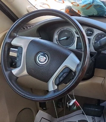 2013-2014 Cadillac Escalade ESV LH Driver Steering Wheel Airbag OEM - Image 1 of 3