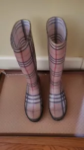 Authentic Burberry Boots Women 10 - Picture 1 of 4
