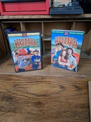 The Dukes of Hazzard The Complete First & Second Seasons DVD Foto 1 de 4