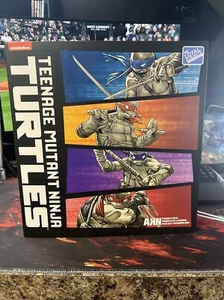 SDCC 2023 BST AXN confezione da 4 TMNT serie fumetti in bianco e nero soggetti fedeli NUOVO - Foto 1 di 4