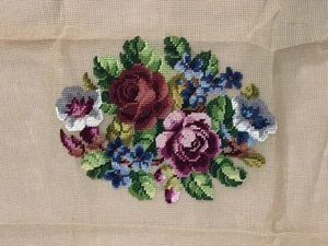 VTG Hiawatha Pre Worked Floral Needlepoint Canvas Wool Tapestry 26x26 Bouquet - Picture 1 of 19