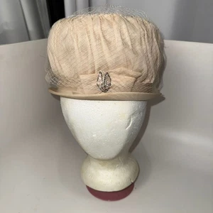 1950s Richard Original Blush Veiled Pillbox Hat with Rhinestone Leaf Brooch - Picture 1 of 6