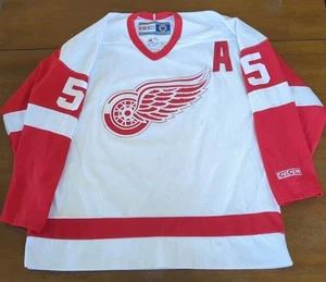 CCM Nick Lidstrom Detroit Red Wings Jersey Size XL - Picture 1 of 6