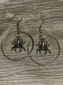 Spider  & Hoop Earrings - Picture 1 of 4