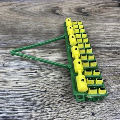 Ertl 1:64 John Deere Model 7200 12 Row Planter #576 Missing Hitch - Image 1 of 4