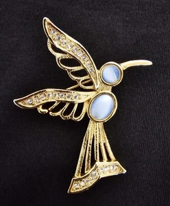Vtg Gold Tone Blue Moonstone Jelly Belly  Hummingbird Pin Brooch Rhinestones - Picture 1 of 6