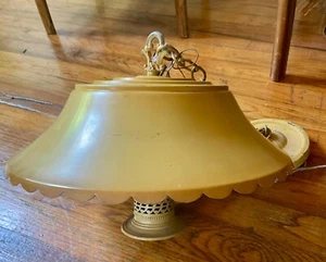 vtg hanging pendant ceiling light fixture Kitchen scalloped Entrance Way 70s-80s - Picture 1 of 8