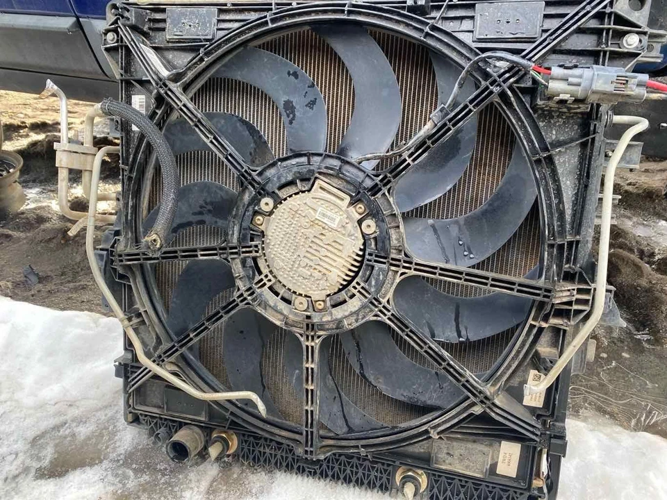 Chevy Colorado Z71 3.6L Electric Cooling Fan Motor 2015 2016 2017 18 19 20 21 22 Foto 1 de 4