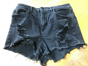 Refuge Black Shorts Size 10 - Picture 1 of 3