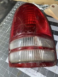 Tail Light Right Passenger Fits 2018 Dodge Dakota - Picture 1 of 2