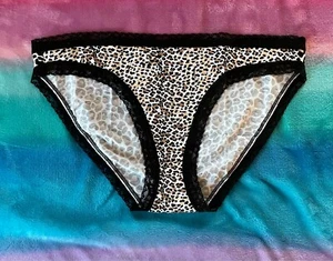 NWT Victoria's Secret Cotton Modal Leopard Print Lace Trimmed Bikini Panties L - Picture 1 of 3