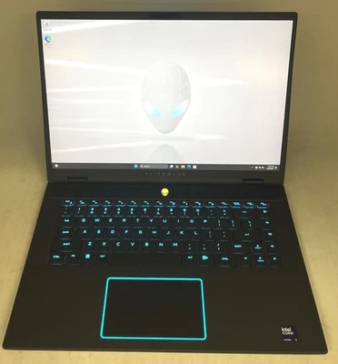 Computadora portátil para juegos Alienware m16 R2 Intel Ultra 7 155H 16 GB 1 TB GeForce RTX 4070 Foto 1 de 4