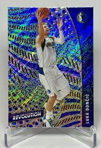 2020-21 Panini Revolution Luka Dončić #37 Fractal Dallas Mavericks / LA Lakers🔥 - Bild 1 von 2