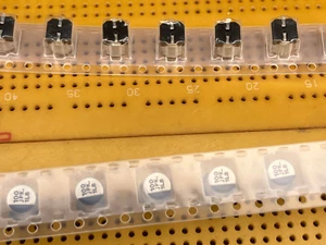 Condensador electrolítico de aluminio de montaje en superficie 100μF 6,3 V CC, 105 °C varias cantidades - Imagen 1 de 1