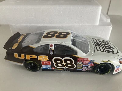 Ford Taurus #88 edición exclusiva UPS Employee de Dale Jarrett 2001 escala 1:24 Foto 1 de 4