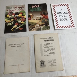 Lotto assortito di libretti di ricette vintage, frutta e verdura - Foto 1 di 12