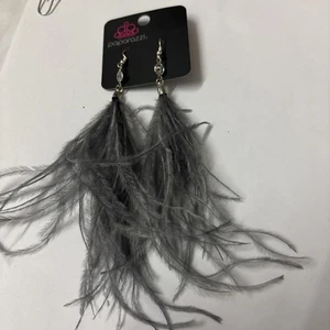Paparazzi Earrings  - Picture 1 of 1
