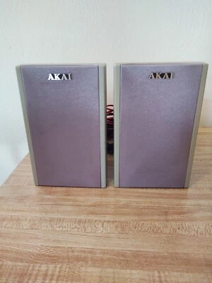 Akai 6 1/2" Book Shelf / Surround Speakers - Image 1 of 4
