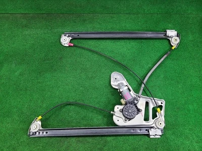 LAND ROVER RANGEROVER RIGHT FRONT WINDOW REG/MOTOR L322 MY06 08/05-08/09 REGULAT - image 1 of 4