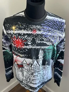Maglione Disney Parks 100 Anni Finale L Castello di Topolino Fuochi d'artificio 2023 Colorato - Foto 1 di 10