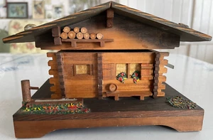 Caja de música chalet suizo cabaña de madera años 60 de colección hecha a mano en Suiza - Imagen 1 de 9