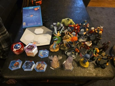 Disney Infinity 2.0 Wii U: 18 figuras, 2 cristales, discos de potencia, juego y portal Foto 1 de 4