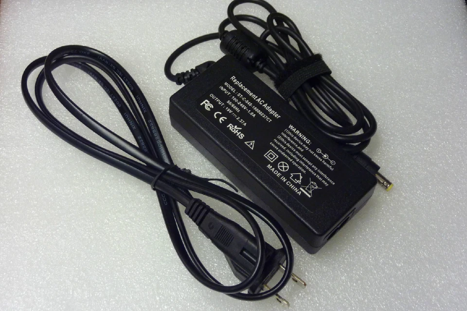 Cargador de batería adaptador de CA para portátil Toshiba Satellite C75D-B7320 C75D-B7350 Foto 1 de 1